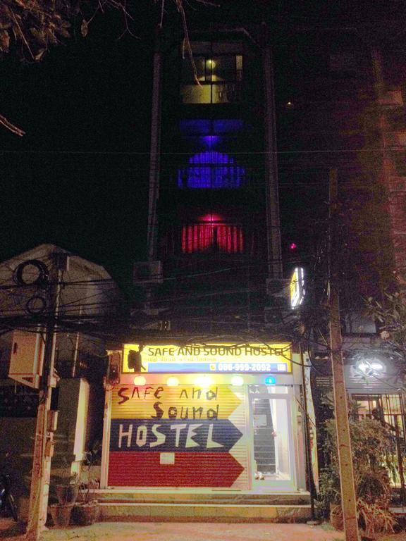 Safe And Sound Hostel Чиангмай Екстериор снимка