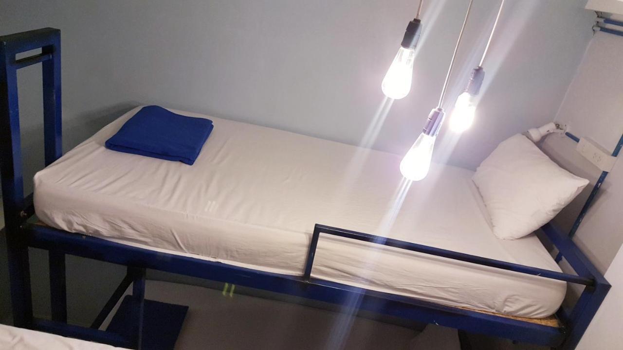 Safe And Sound Hostel Чиангмай Екстериор снимка