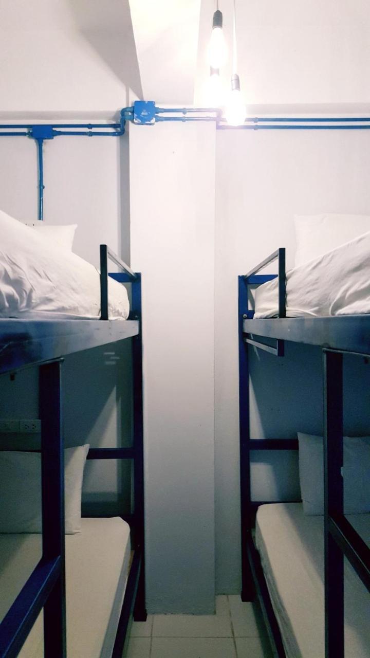 Safe And Sound Hostel Чиангмай Екстериор снимка