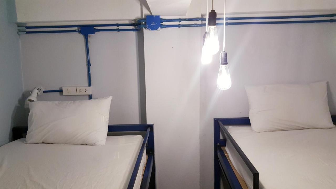 Safe And Sound Hostel Чиангмай Екстериор снимка