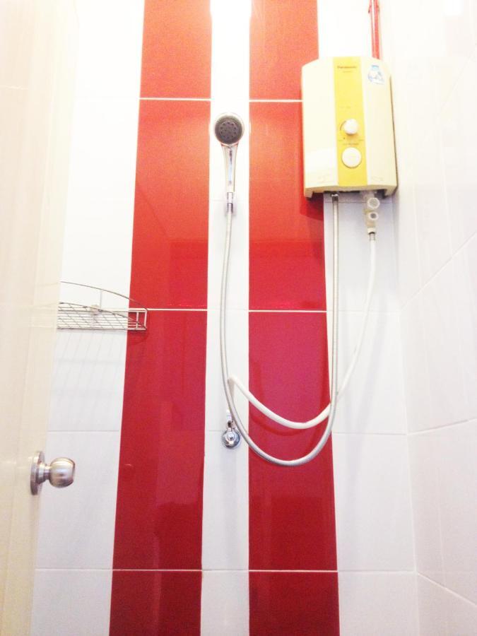 Safe And Sound Hostel Чиангмай Екстериор снимка