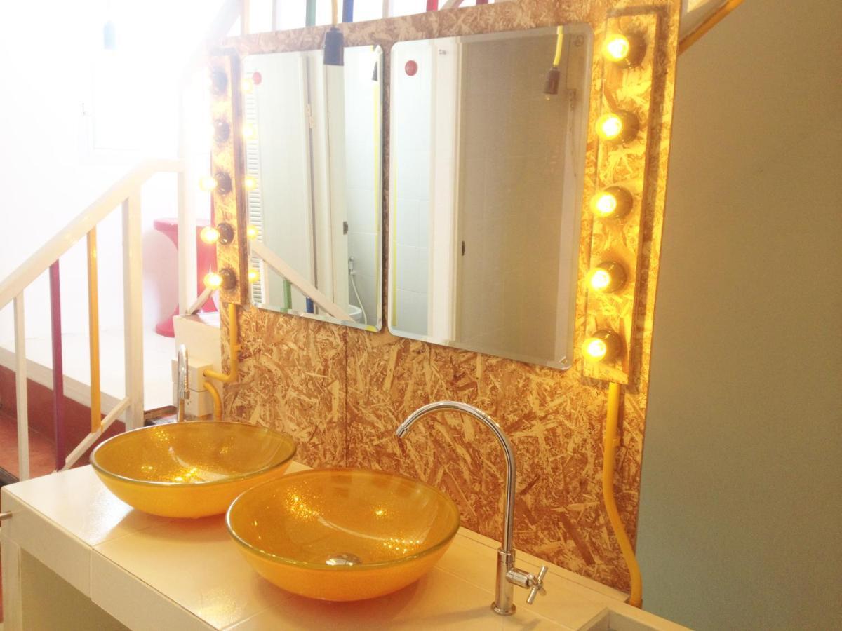 Safe And Sound Hostel Чиангмай Стая снимка