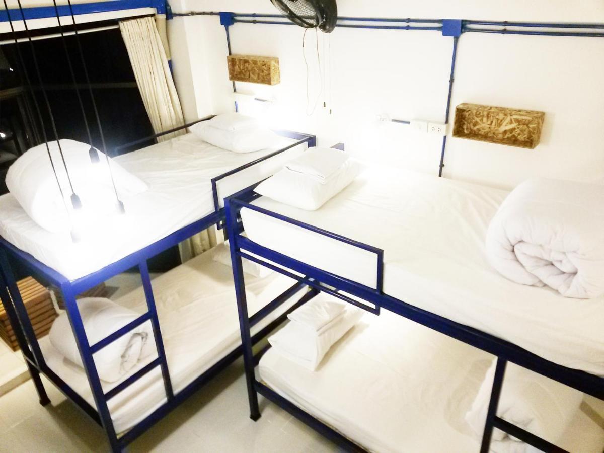 Safe And Sound Hostel Чиангмай Стая снимка