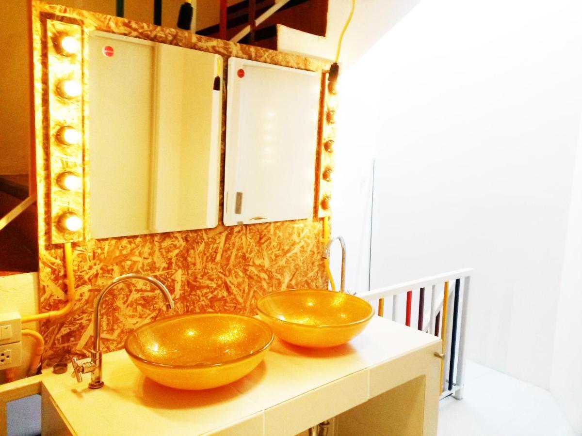 Safe And Sound Hostel Чиангмай Стая снимка
