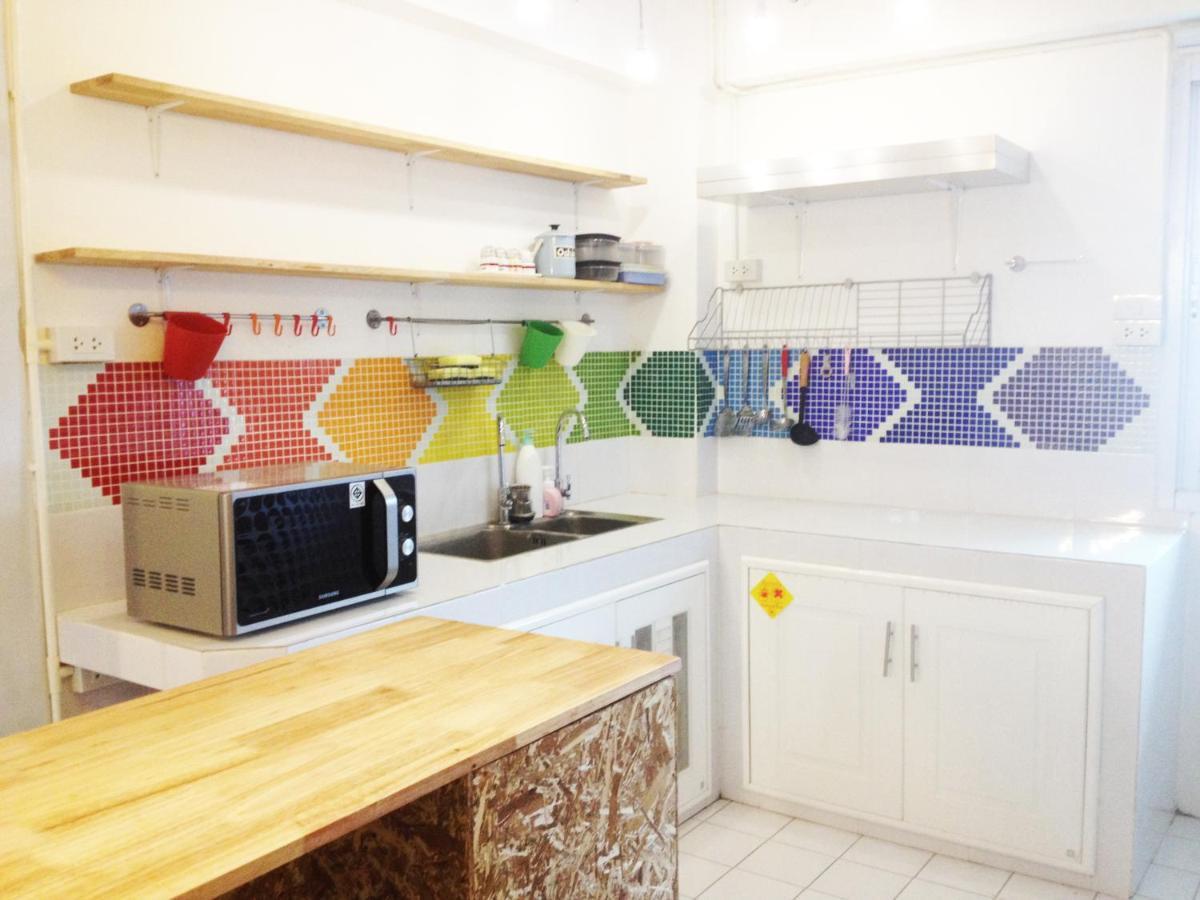 Safe And Sound Hostel Чиангмай Екстериор снимка